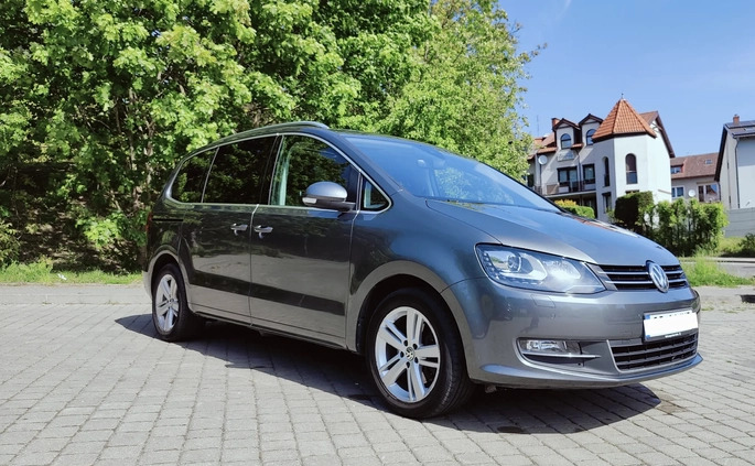 Volkswagen Sharan cena 124500 przebieg: 67300, rok produkcji 2019 z Gdańsk małe 137